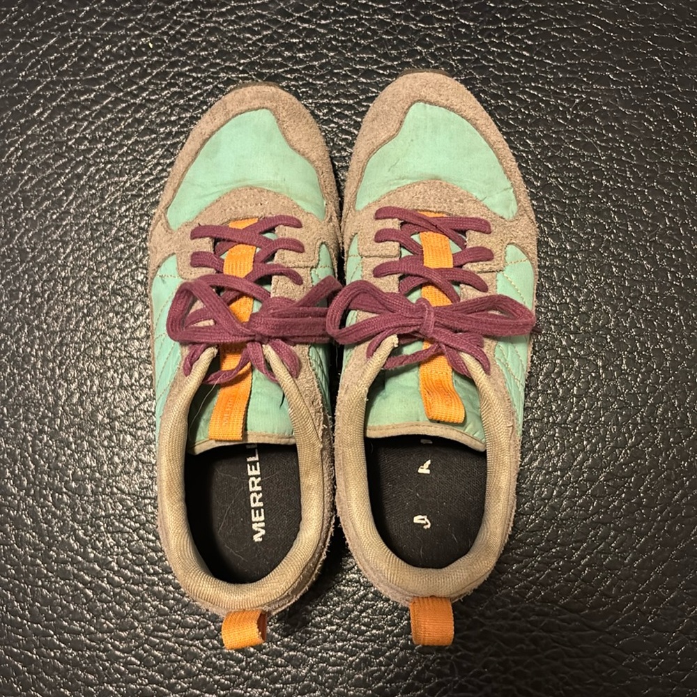 Size 9 Merrell Alpine sneakers